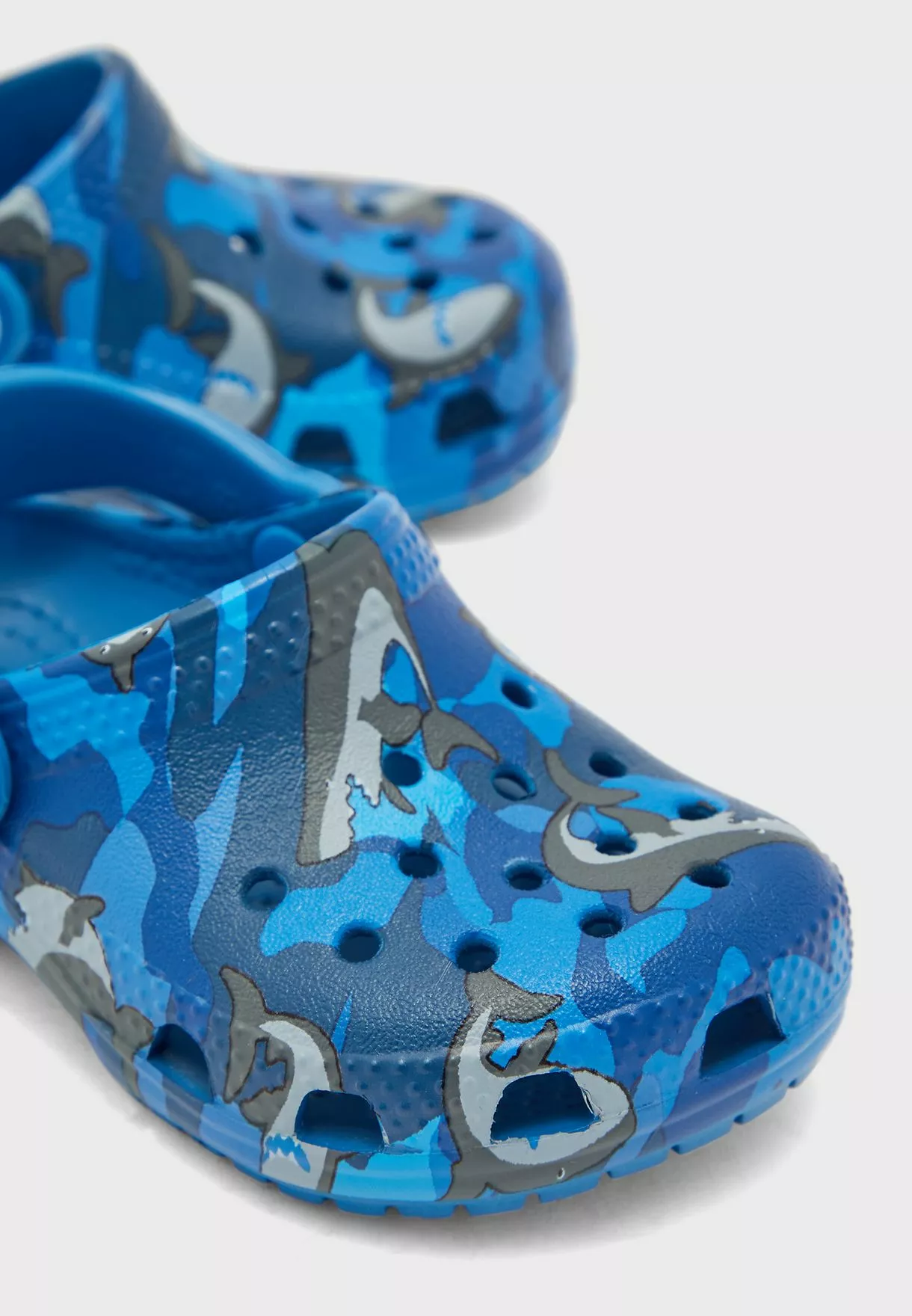 Crocs Kids Shark Clog Sandal 7 Crocs Kids Shark Clog Sandal - Image 5